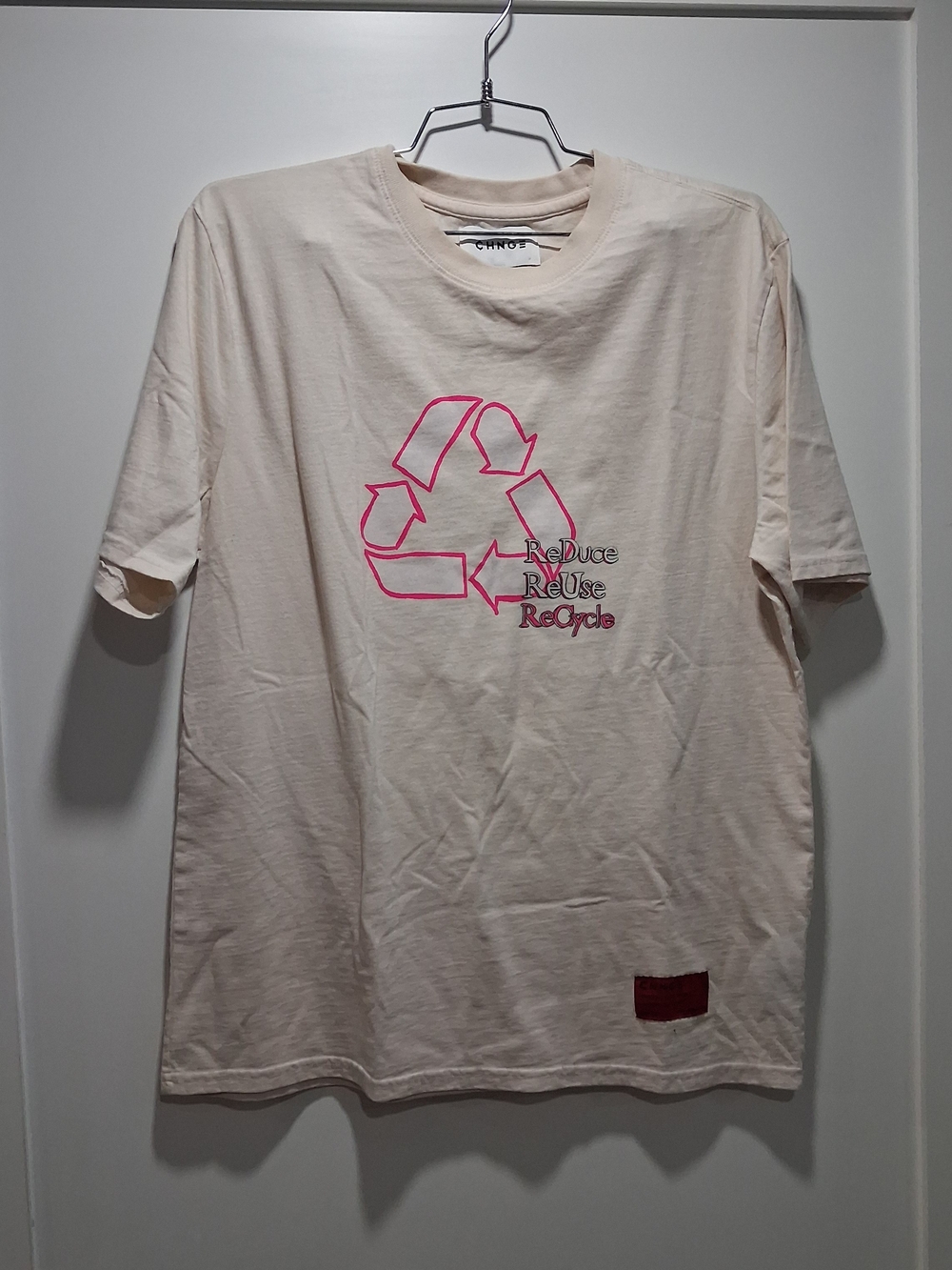 CHNGE Cream Tee with Pink Recycle Graphic M